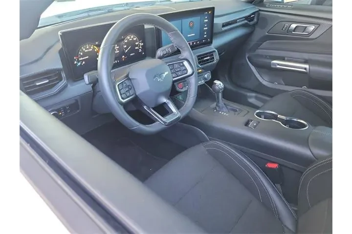 $27824 : Ford Mustang 2024 EcoBoost 2 image 6