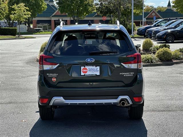 $33773 : PRE-OWNED 2024 SUBARU FORESTE image 3