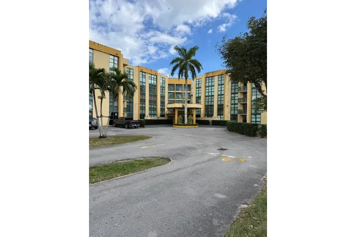 $2200 : Rente Apartamento en la 117 av image 1