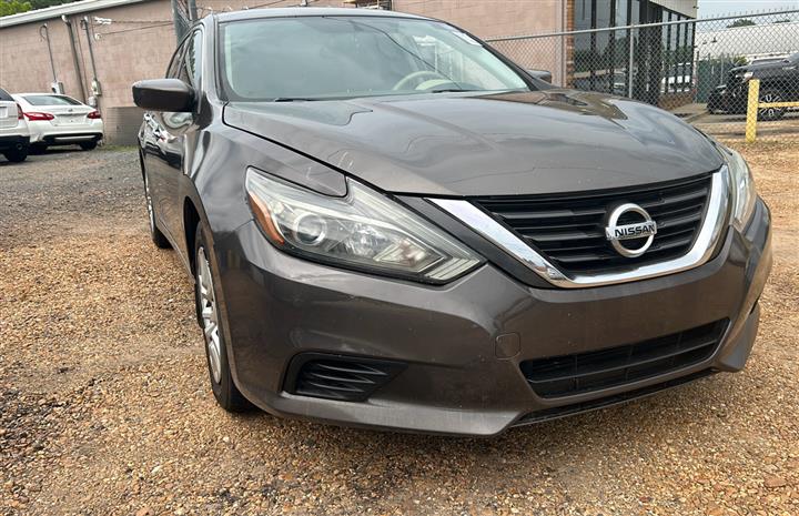 2016 Altima 2.5 SR image 2