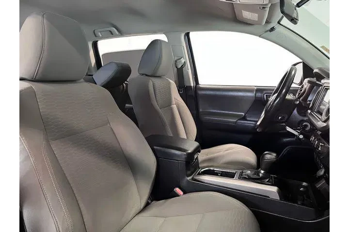 $28449 : Toyota Tacoma 2016 4x2 SR5 4 image 10