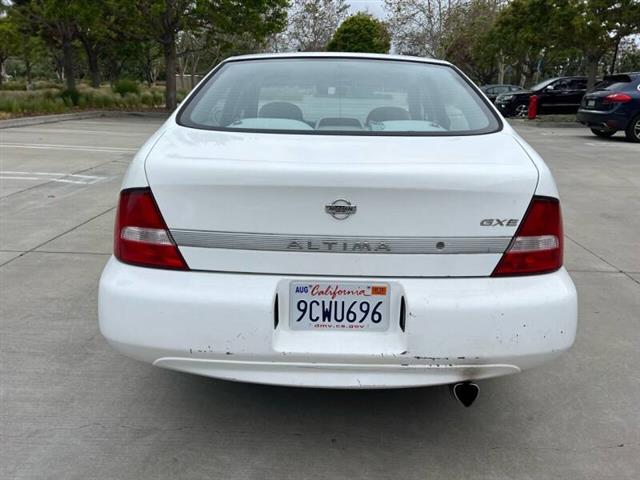 $4400 : 2001  Altima GXE image 2