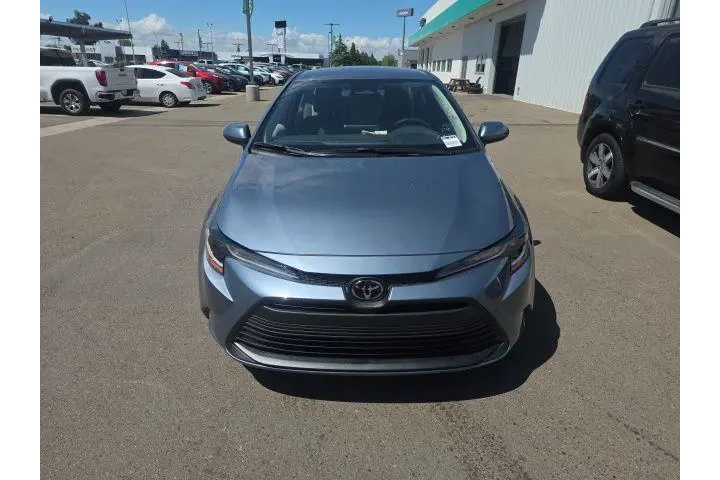 $27900 : Toyota Corolla 2026 LE 4dr S image 2