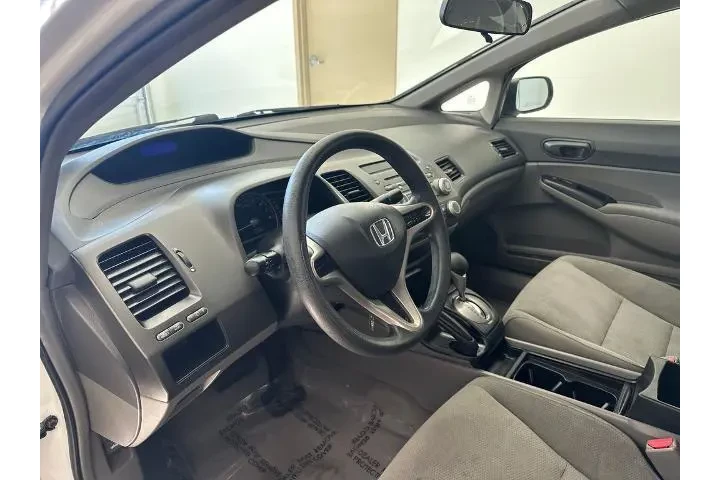 $9990 : Honda Civic 2009 DX-VP 4dr S image 10