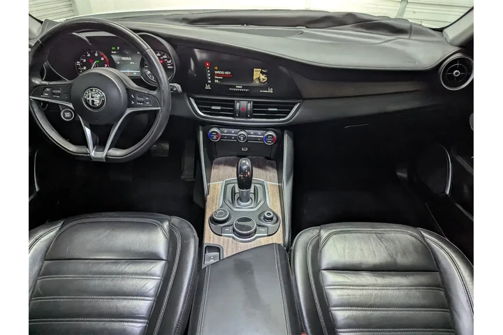 $16197 : Alfa Romeo Giulia 2017 Ti 4d image 6
