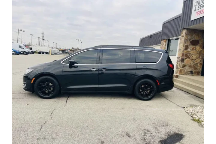$9850 : 2017 Pacifica Touring Plus image 6