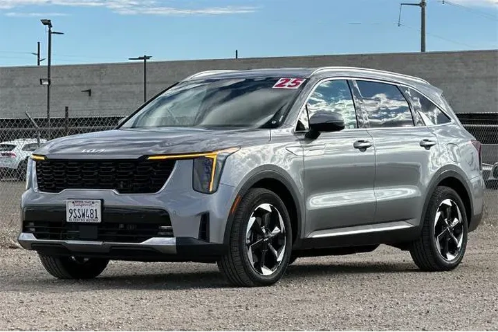$37991 : Kia Sorento Plug-In Hybrid 2 image 9