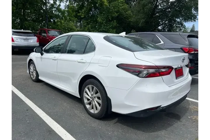$24988 : Toyota Camry 2021 AWD LE 4dr image 8