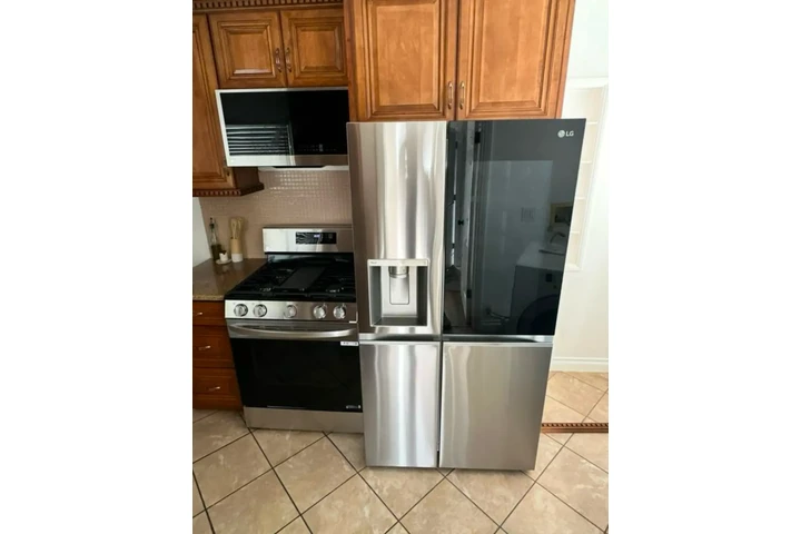 $2500 : Beautiful 3 bedroom home in LA image 5