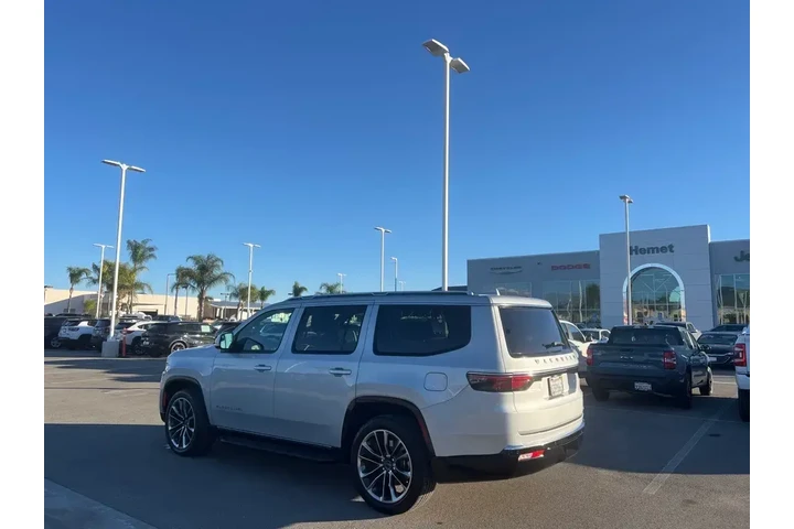 $38998 : Jeep Wagoneer 2022 4x2 Serie image 6