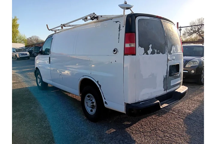 $6000 : 2010 Express 2500 image 6