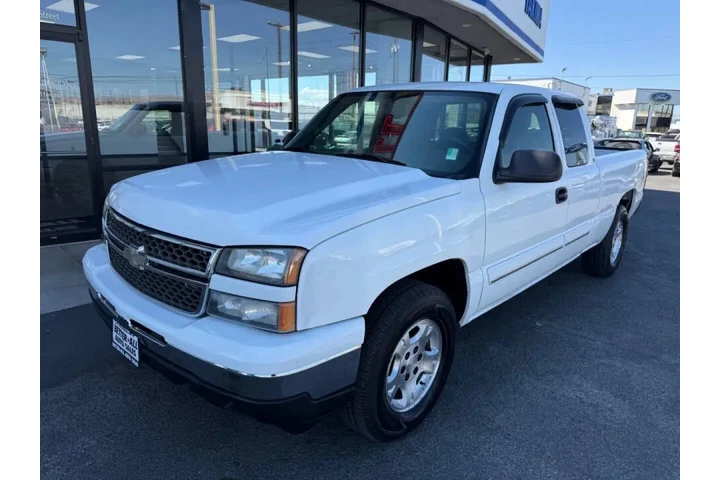 $8999 : 2007 Silverado 1500 Classic image 1
