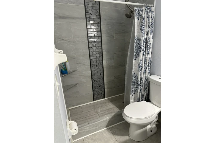 $700 : Rento cuarto persona sola image 5