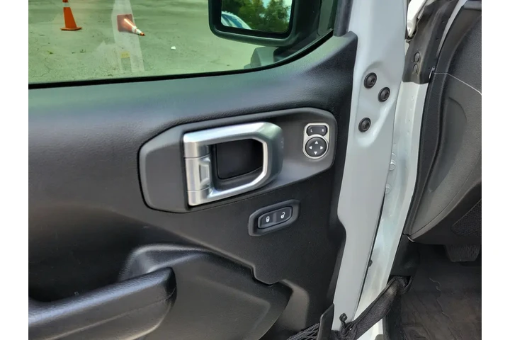 $35397 : Jeep Wrangler Unlimited 2022 image 7