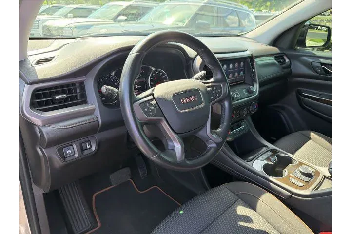 $27223 : GMC Acadia 2022 4x4 AT4 4dr image 10