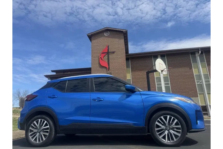 $6999 : 2021 Kicks SV image 5