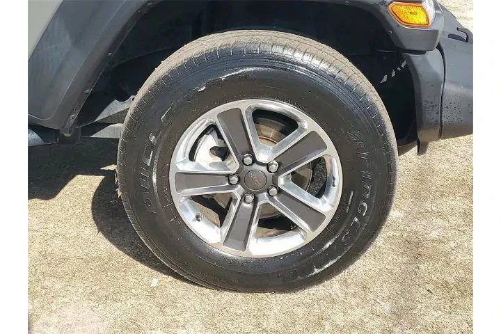 $28399 : Jeep Wrangler Unlimited 2021 image 6