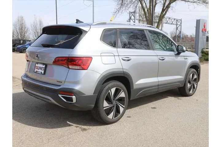 $20077 : Volkswagen Taos 2023 AWD SE image 10