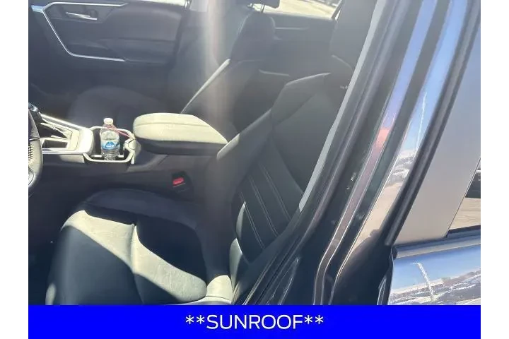 $32998 : Toyota RAV4 2023 XLE Premium image 2