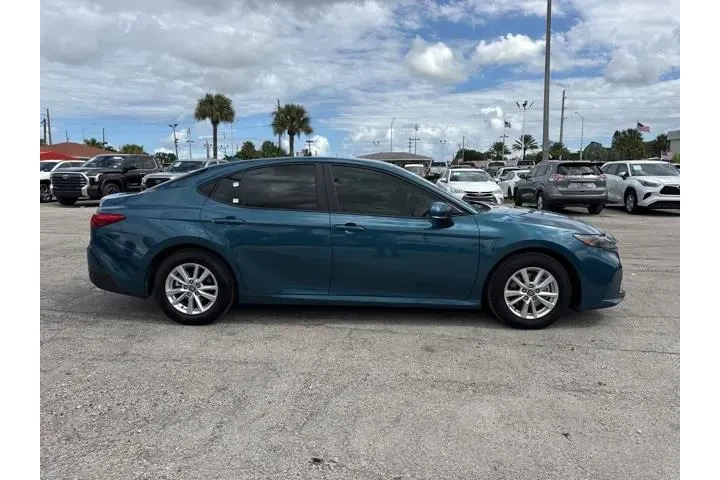 $27510 : Toyota Camry 2026 image 2