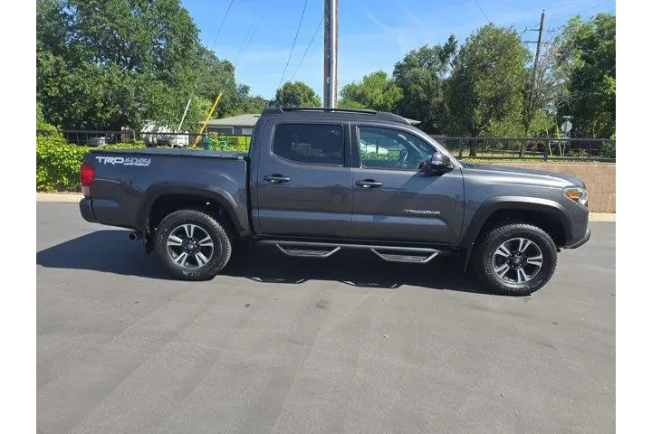 $34995 : Toyota Tacoma 2017 4x4 TRD P image 3