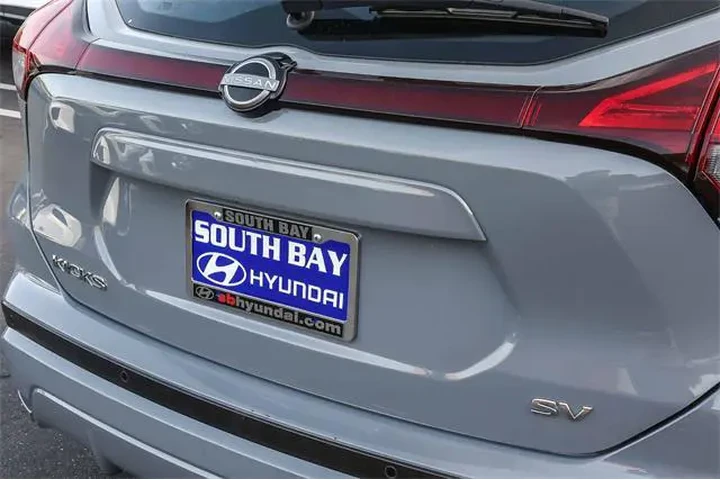 $14395 : Nissan Kicks 2023 SV 4dr Cro image 7