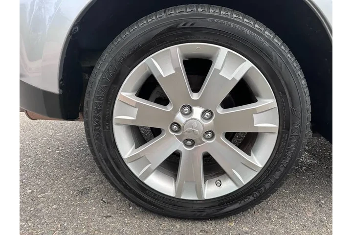 $9995 : 2011 Outlander SE image 8