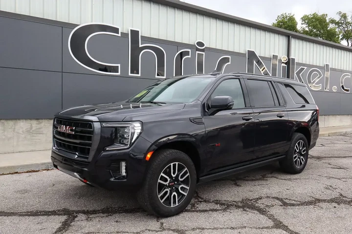 $66488 : 2024 Yukon XL AT4 image 1