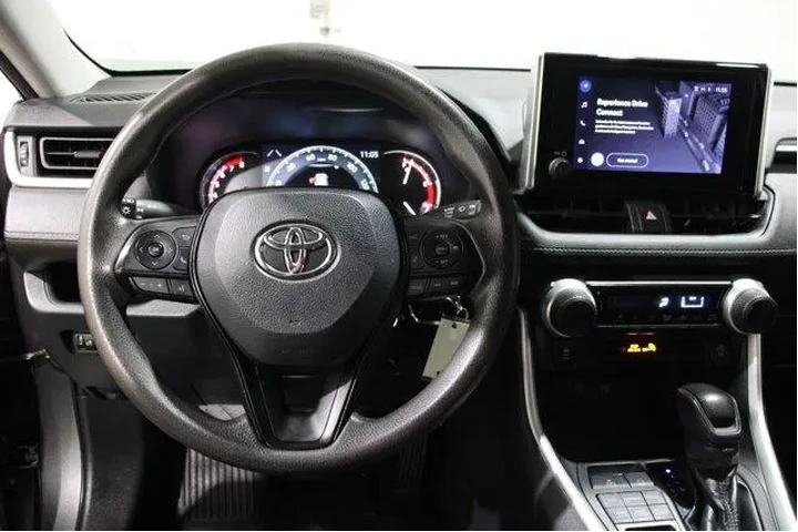 $29998 : Toyota RAV4 2023 AWD LE 4dr image 8