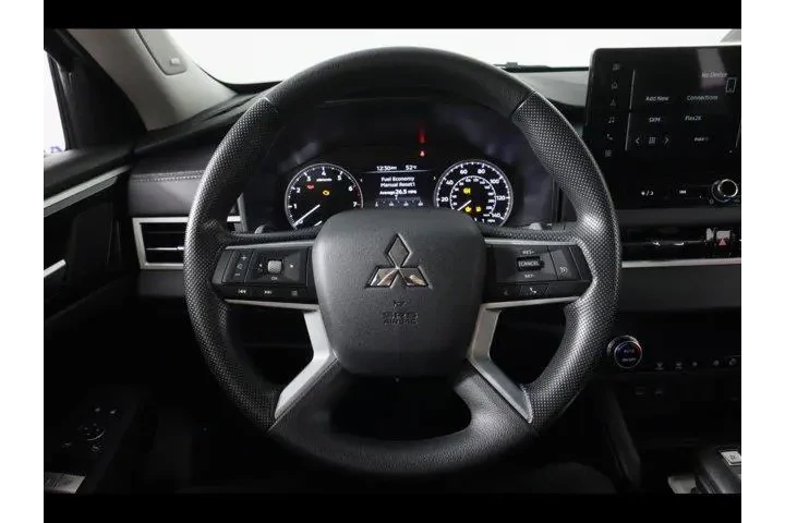 $26975 : Mitsubishi Outlander 2025 AW image 10