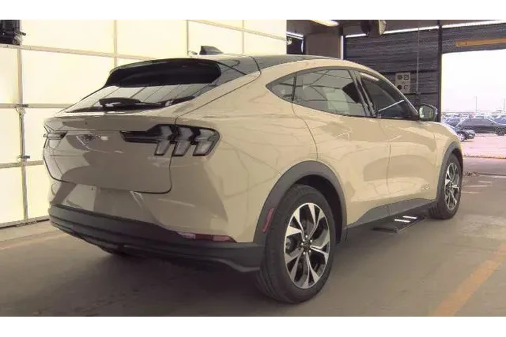 $33491 : Ford Mustang Mach-E 2025 Sel image 3