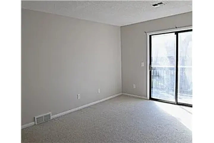 $2200 : Rental property with 2 bedro image 10