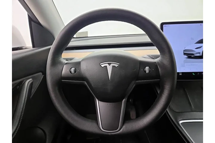 $28998 : Tesla Model Y 2022 AWD Long image 10