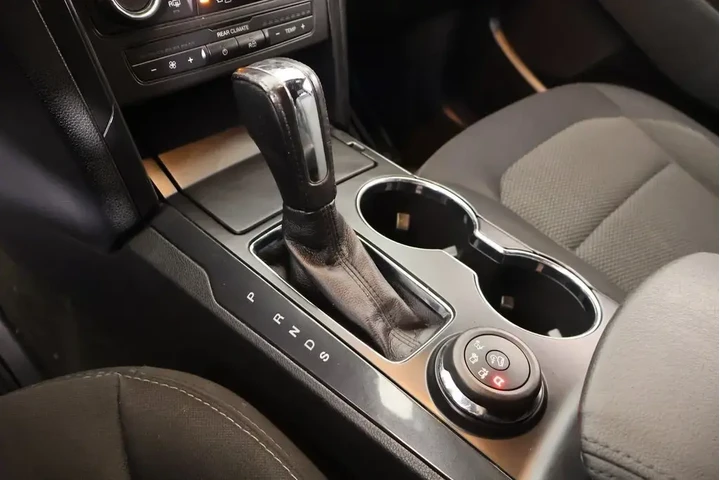 $12997 : Ford Explorer 2017 AWD XLT 4 image 7