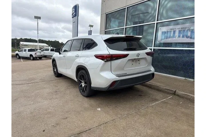 $26988 : Toyota Highlander 2022 L 4dr image 5