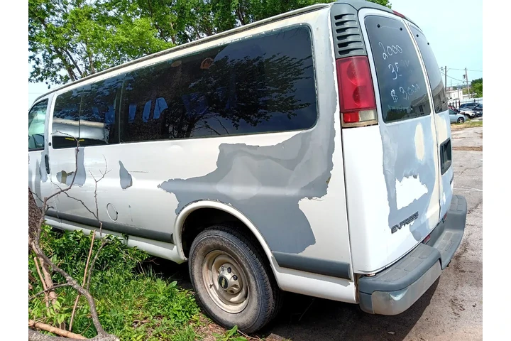 $3000 : 2000 Express G3500 image 9