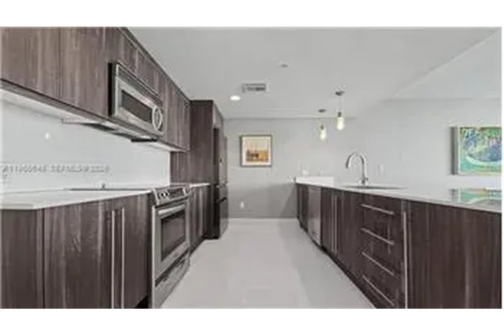 $5500 : Rental property with 1 bedro image 7