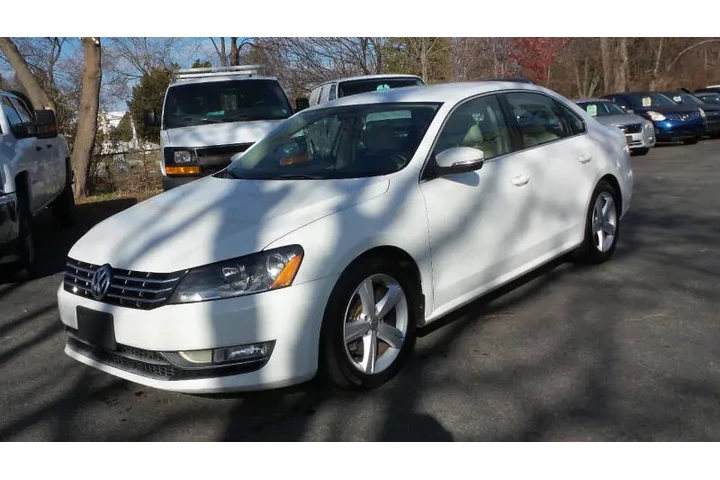 $8900 : 2015 Passat 1.8T Limited Edit image 1