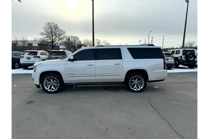 $29980 : 2019 GMC Yukon XL 4WD 4dr Den image 5
