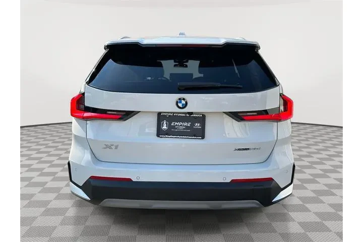 $24109 : BMW X1 2023 AWD xDrive28i 4d image 4