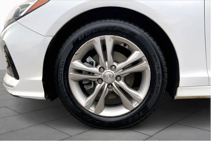 $12991 : Hyundai SONATA 2018 Limited image 9