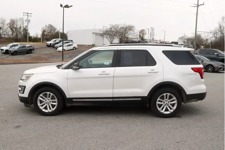 $15037 : Ford Explorer 2017 XLT 4dr S image 4