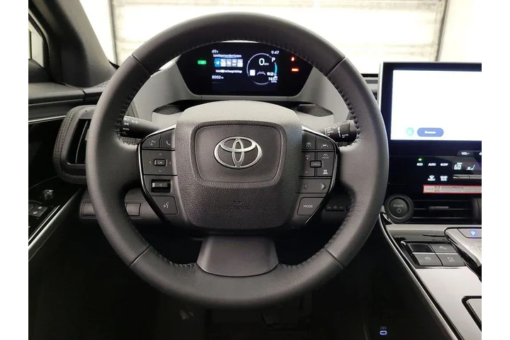 $28998 : Toyota bZ4X 2025 Limited 4dr image 10