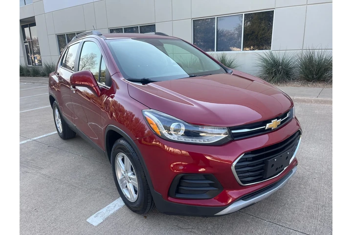 $9995 : 2019 Trax LT image 2