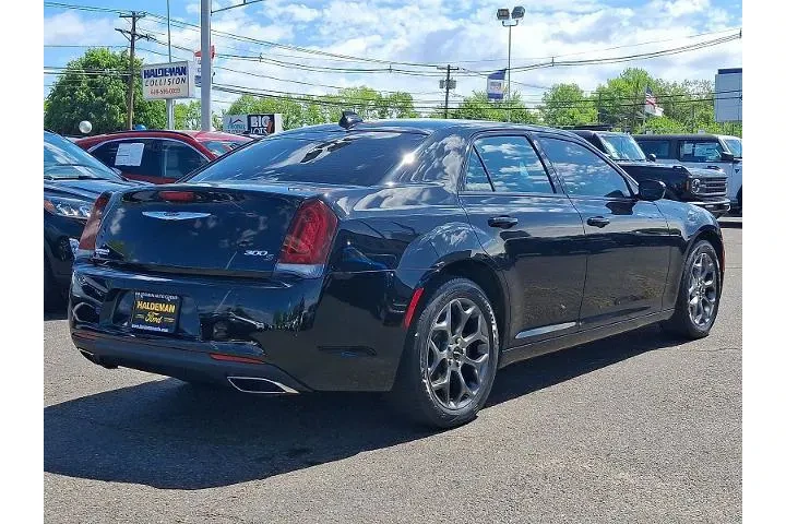 $13500 : Chrysler 300 2017 AWD S 4dr image 7