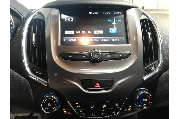 $16989 : Chevrolet Cruze 2017 LT Auto image 7