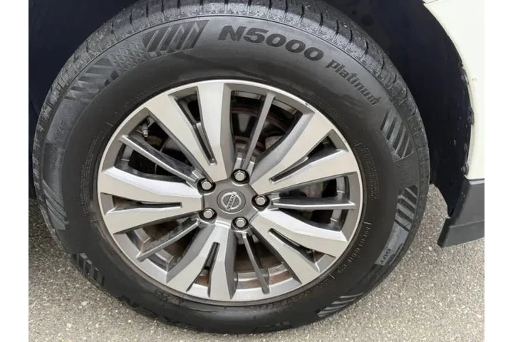 $14550 : 2020 Pathfinder SV image 9