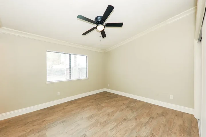 $2500 : 3 bedroom House in Koreatown image 6