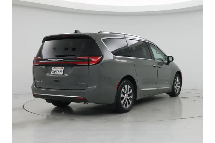 $38998 : Chrysler Pacifica Plug-In Hy image 8