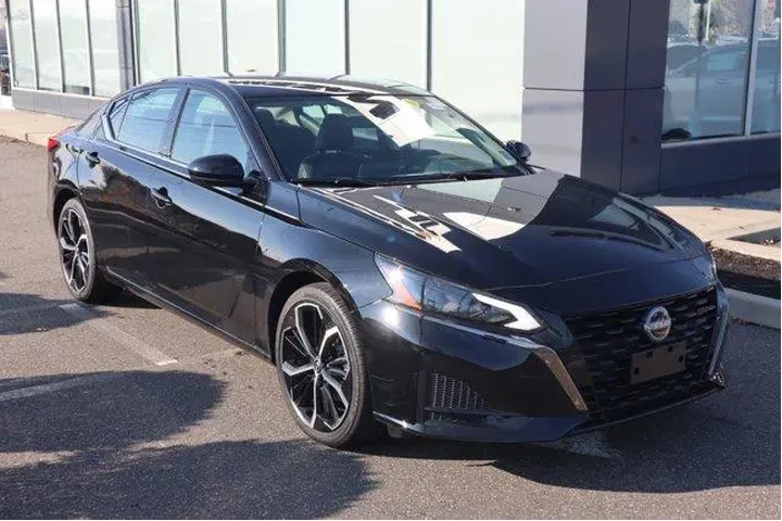 $19265 : Nissan Altima 2025 2.5 SR 4d image 3